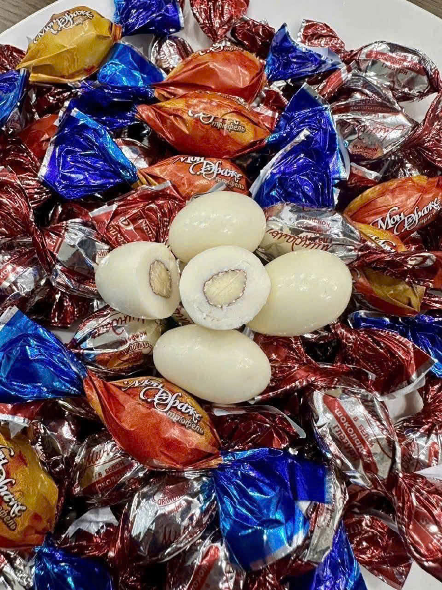 Kẹo Grandian Socola trắng nhân hạnh nhân gói 450gr