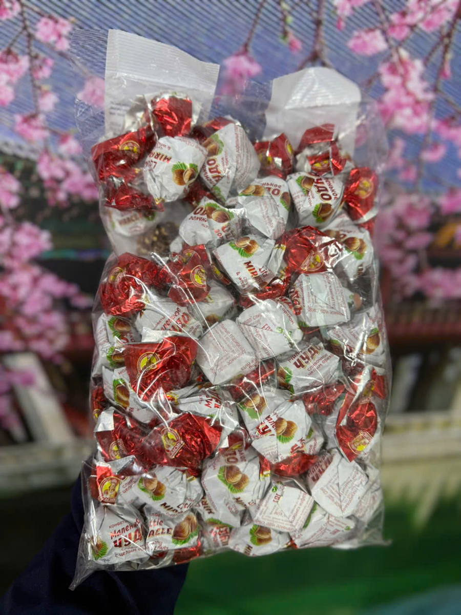 Kẹo chudo Đỏ Socola nâu nhân hạt phỉ nguyên hạt 1kg