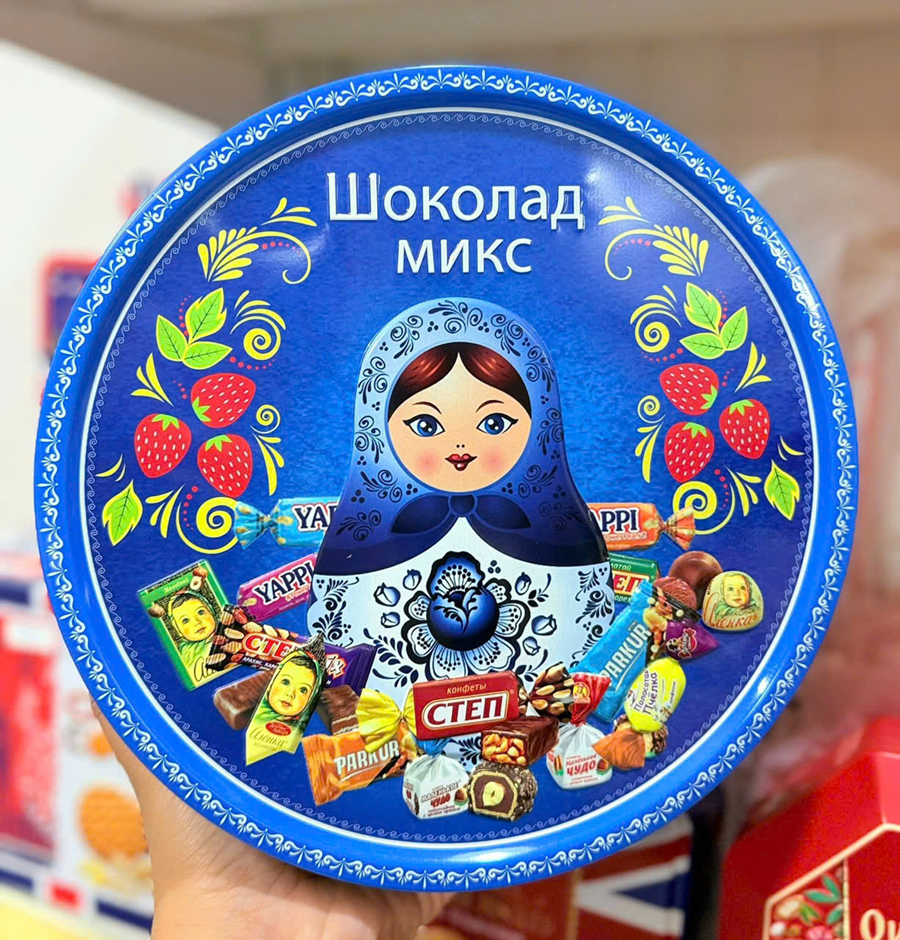 KẸO BÚP BÊ MIX VỊ 500G - HỘP THIẾC TRÒN màu xanh